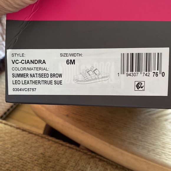 VINCE CAMUTO CIANDRA STUDDED SANDALS LEOPARD PRINT/GOLD STUDS NVR WRN BRAND NEW - Picture 6 of 6